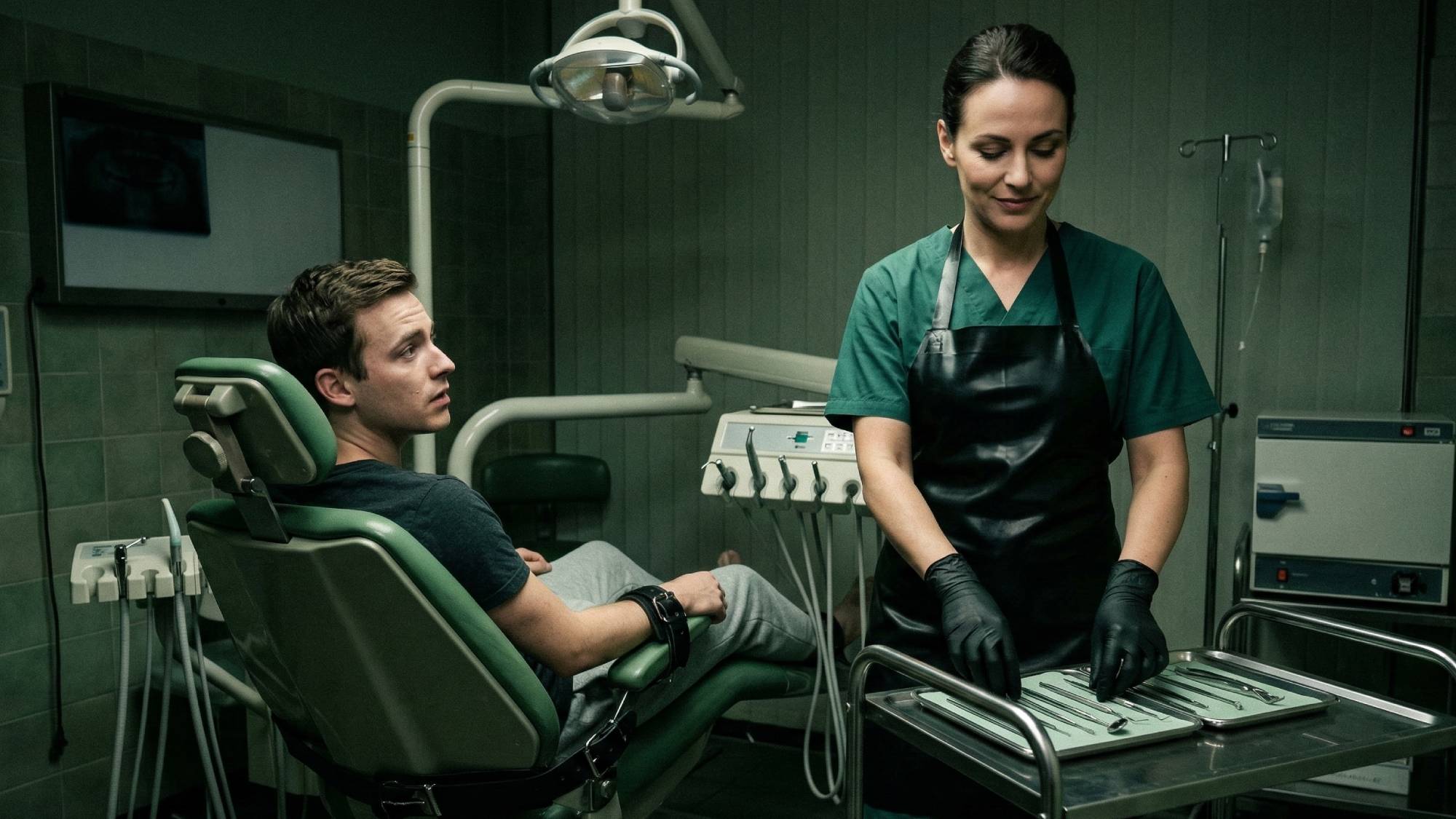 1_dental-fetish-mouth-control-scene_belgium_amara_clinic_medical_bdsm_medicalfemdom_fetish_klinik_